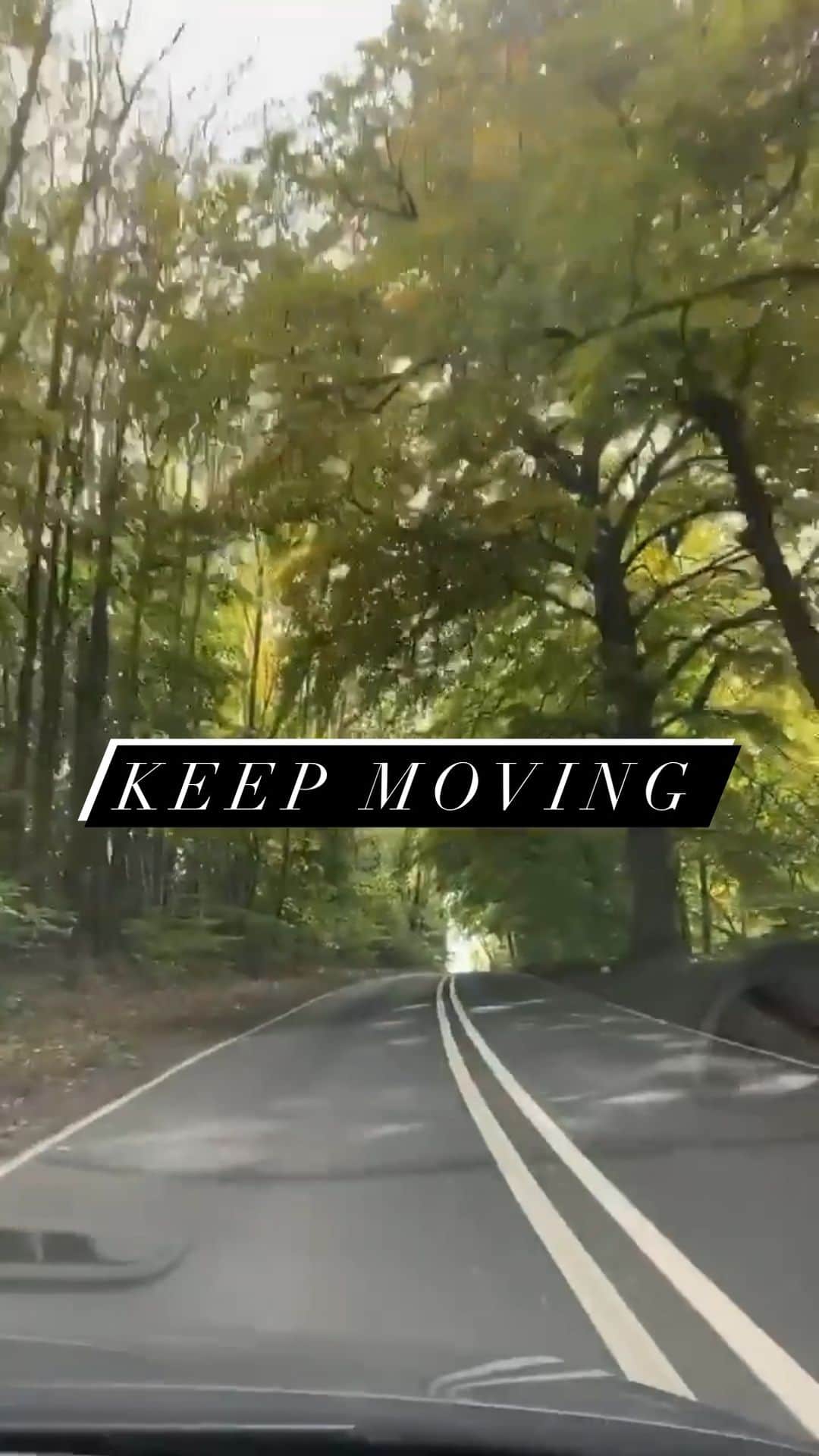 JO BAKERのインスタグラム：「Stay calm.... be safe.... keep moving.」