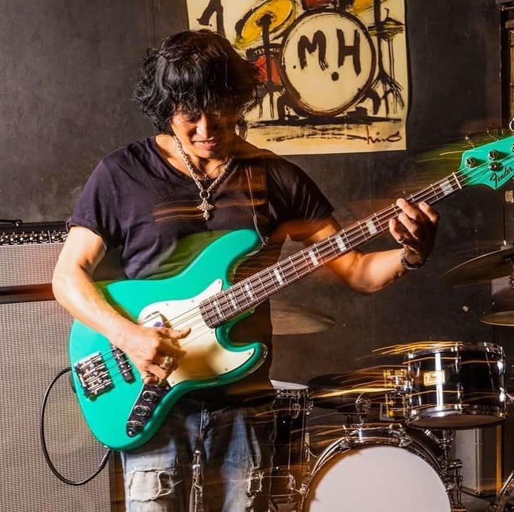 日野賢二のインスタグラム：「My New Signature “Fender Jino Jazz Bass “ Is  out,on Sale Now!! #fenderjinojazzbass #jinobass  #jazzbass  #bassist #bassplayer #kenjihino #fender #musicman  #fenderjazzbass #2020 #kenjijinohino」