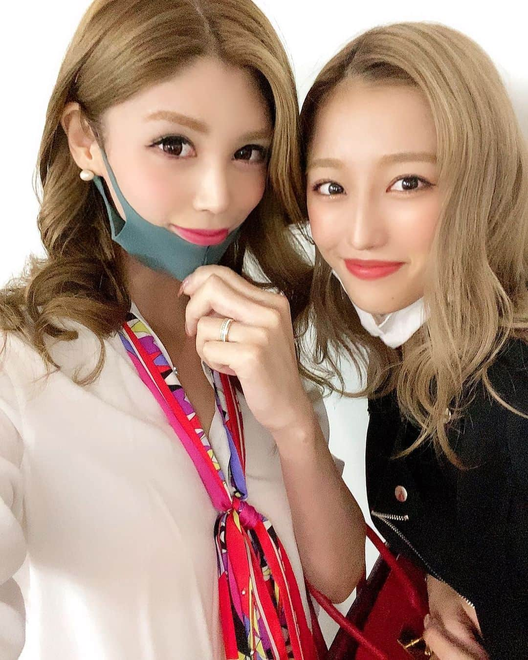 荒木レナさんのインスタグラム写真 - (荒木レナInstagram)「👩‍❤️‍💋‍👩❤️✨  #頑張り屋さん  #すきぴ #🤭❤️  #pococha」10月24日 8時54分 - renasama.10_20