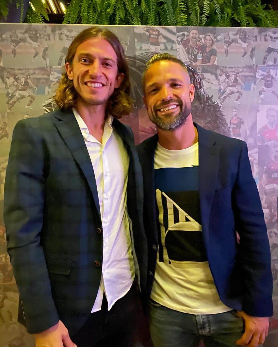 フィリペ・ルイスのインスタグラム：「Que história linda meu amigo!  Você é um exemplo em todos os sentidos.  É um orgulho fazer parte desse logro.  Te amo irmão @diegoribas10  #MOSAICO」