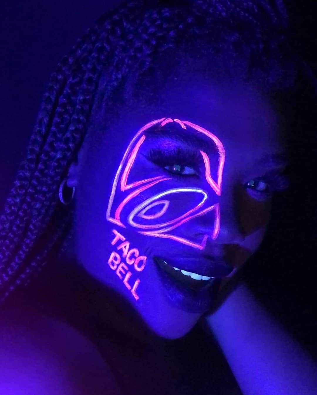 Taco Bellのインスタグラム：「Glow with the flow.」
