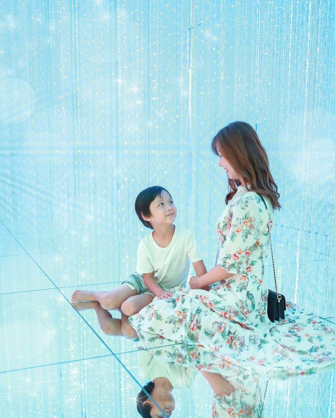 ひかるのインスタグラム：「ちょっと遠くの公園まで遠足代りのおでかけがありお弁当持参の日の朝😊💕🍱✨ . こうやってお弁当作るのこれで最後かな？ておもったら、いろんな感情で😭😢😭😢😭😢 . . （うちの保育園は今年運動会も芋掘りも中止.ハロウィンはお着替えだけ？ことごとくイベントなしな年長さん😔） . . . みなさんがアップしてくれていた運動会の動画見てたら成長が共に嬉しくおもえたり、中止になったことが悔しく思えたり、、 卒業アルバムの中身にも不安が、、、😂 . . でもコロナのおかげで家族の時間はすごくすごく増えました♥ . . . 感受性とても豊かな今… やらせてあげたい見させてあげたいものは本当にたくさんあるけど出来ることをむりなく🥰🥰 . 1日1日を大切に 一つ一つの会話を有意義に したいなぁと改めて思う今日この頃の記録✏︎☺️💖 . . . . . 感染対策万全で、入場制限もされていたので、密を感じることもなかったです😷 子連れでも安心して行っていただけるスポットです👏🏻 . . #記録 #年長 @teamlab.planets  #チームラボプラネッツ  #チームラボ豊洲  #豊洲　#新豊洲 #ドリドリベース #pr」