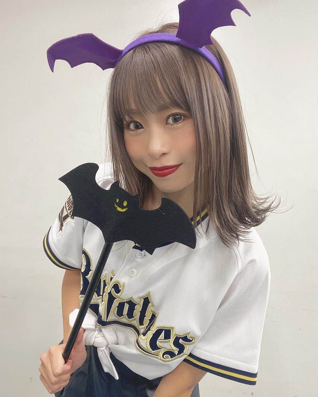 SAYAKA（BsGirls）さんのインスタグラム写真 - (SAYAKA（BsGirls）Instagram)「﻿ おはようございます💗💜💗💜﻿ ﻿ ﻿ ﻿ ﻿ 今日は試合前に、 BsGirlsオンラインステージ﻿ @BsTV生配信あります！👻🎃﻿ ﻿ ﻿ ﻿ 🕰１２：３０～﻿ ﻿ ﻿ もうすぐハロウィンなので、﻿ ハロウィン装飾を加えての パフォーマンスです🕸🕷😈﻿ ﻿ 皆さん、お見逃しなく❣️﻿ 今季初披露のあの楽曲も！﻿ 久しぶりだから楽しみだな♩﻿ ﻿ ﻿ ﻿ お楽しみに𓂃𓂂🍃﻿ ﻿ ﻿ ﻿ ではでは本日も1日宜しくお願いします🍭💜﻿ ﻿ ﻿ ﻿ ﻿ ﻿ #オリックス #BsGirls #Bs2020#baseball #プロ野球 #超革新的 #ORIX #buffaloes #京セラドーム大阪 #オリ姫 #sayaka_354 #sayaka #vocal #performance #avex #Halloween #コスプレ#ハロウィン仮装 #千葉ロッテマリーンズ戦」10月24日 9時40分 - sayaka_bsgirls_354