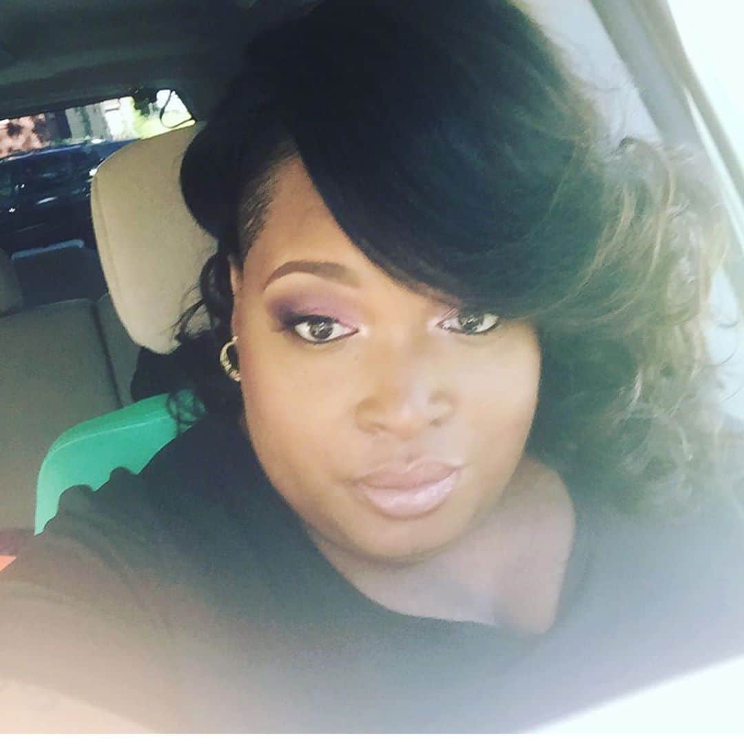 ジェニファー・ハドソンのインスタグラム：「Team Jhud can yal help me wish the original jhud @juleyah my big sister a very happy birthday on today!!! Once u meet Julia , u will forget all about jennifer ! Ain’t nobody like her yal ! We love u ju ju !! Happy bday , I love you !!!!!」