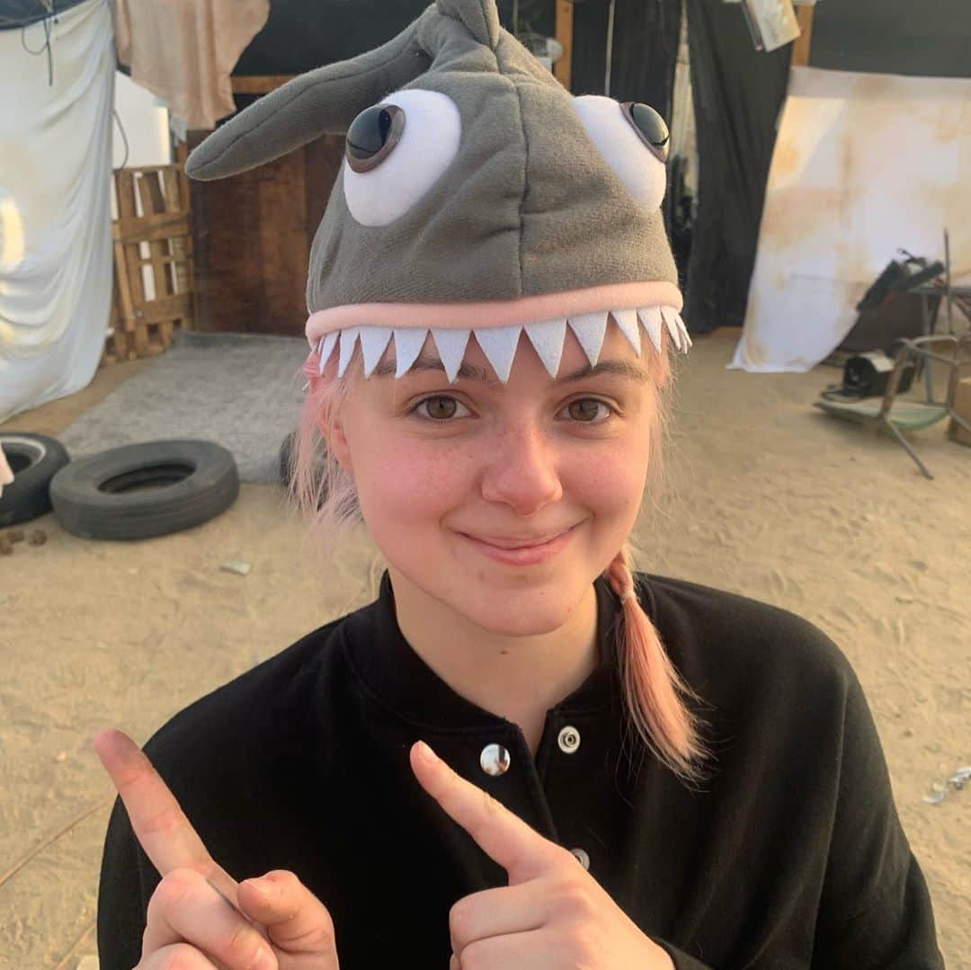 ルーク・ベンワードのインスタグラム：「Baby shark」