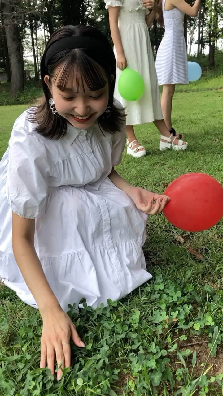 竹村夏音のインスタグラム：「天気がいい日は公園で四つ葉のクローバー見つけて、シャボン玉したり走り回りたいです🌷♡  #彼女とデートなうに使っていいよ#公園#pv#シャボン玉#balloon#サロモ#サロモ希望#サロモ東京#サロモ撮影#サロンモデル#サロンモデル希望#サロンモデル東京#カラーモデル#ヘアカット#お洒落さん#お洒落な人と繋がりたい#白ワンピ#zara#lfl#인스타그램#안녕#좋아요#대학생#gm」