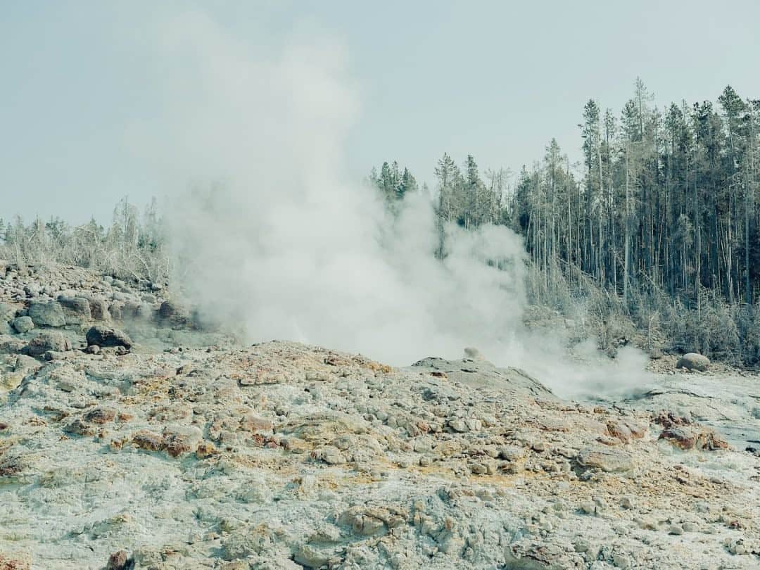 ナショナルジオグラフィックさんのインスタグラム写真 - (ナショナルジオグラフィックInstagram)「Photo by @ismailferdous / After 2,780 miles of driving from New York City, I came upon this active geyser in Yellowstone, Wyoming.」10月24日 11時34分 - natgeo
