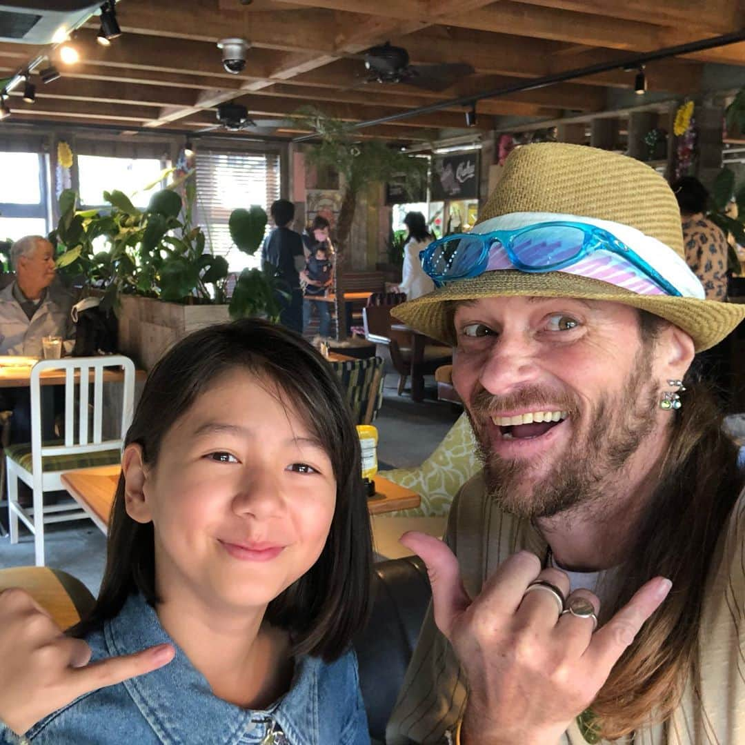 セイン・カミュさんのインスタグラム写真 - (セイン・カミュInstagram)「Father-Daughter Saturday morning brunch❣️😃💕 #thanecamus #fatherdaughter #fatherdaughtertime #konascoffee #pancakes #acaibowl #coffee #lemonade #feelingblessed #brunch #lIove」10月24日 11時27分 - thanecamus