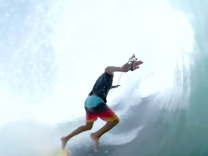 Robbie Crawfordのインスタグラム：「Flashback to @mikalajones__ and our first virtual reality project together ... at the time I was fighting against 360 being dead in the water as it was seen as gimmicky and redundant with all the tiny planet content ... but I had dove head first and spent countless hours comprehending just how deep the potential was and with Mikala embracing the technology he went out and captured “The Wipeout” in a way we could share that was never before seen #surfing #evolution #GoPro」