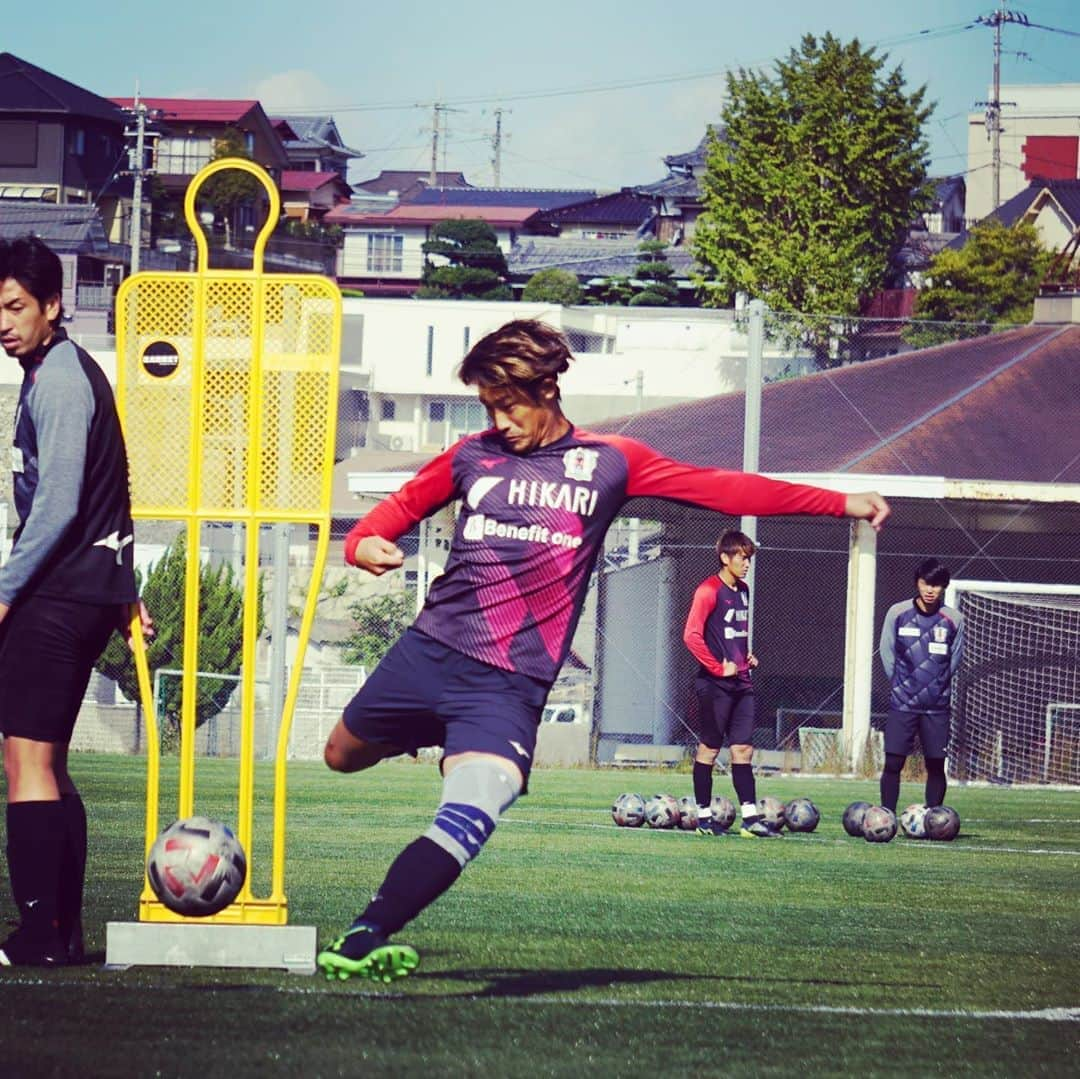 愛媛FCさんのインスタグラム写真 - (愛媛FCInstagram)「明日は…  #栃木SC 戦  🗓10月25日（日）16時00分kickoff⚽️ 🆚#栃木SC 🏟#ニンジニアスタジアム  Trick or Treat!  #DAZN #Jリーグ #ehimefc  #ココロハトモニ12 #愛媛一丸 #サッカー #soccer #1日1樹雷人」10月24日 11時55分 - ehimefc12