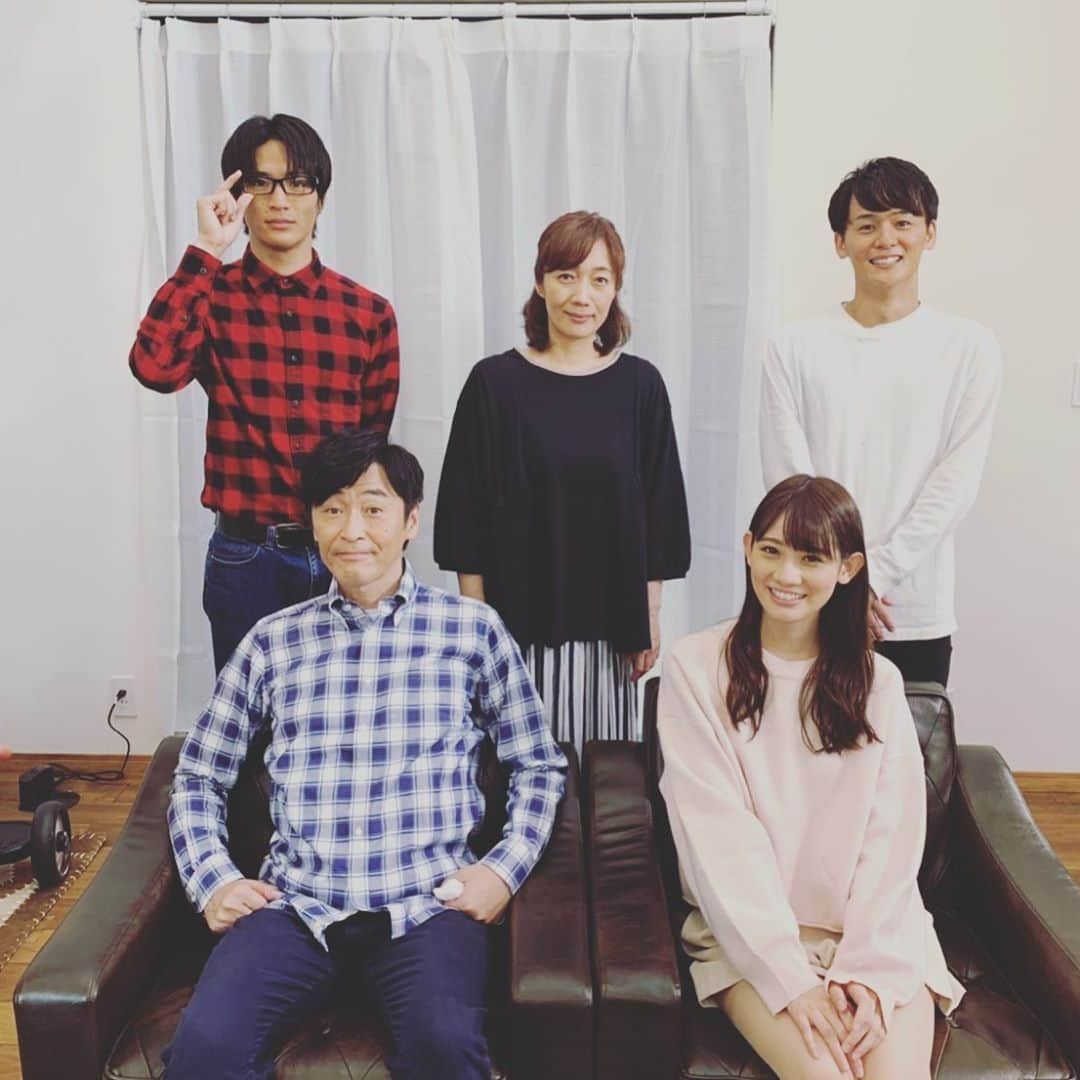 平野泰新のインスタグラム：「CBCテレビ「こんなんかったわ〜オオトリ家の人々」 明日！初回放送！お昼1時24分〜です！ 是非ご覧ください！！  #CBCテレビ #佃典彦 さん #中田裕子 さん #岩崎真 さん #秋本帆華 さん #平野泰新 #マジプリ」