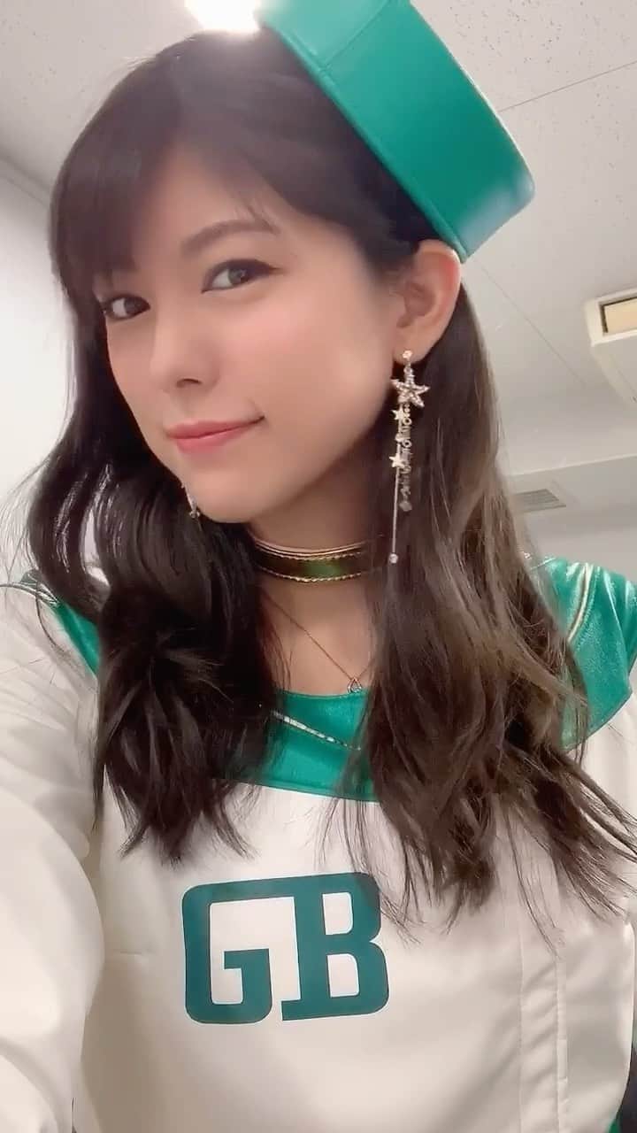 熊林保奈美のインスタグラム：「とってぃママが作ってくれたピアス可愛い⭐️🥰  #レースクイーン #RQ #埼玉トヨペットサポーターズ #熊林保奈美 #道産子」