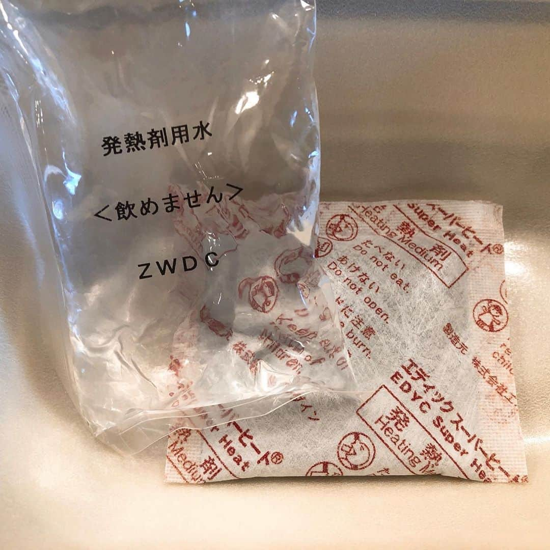 久保田磨希さんのインスタグラム写真 - (久保田磨希Instagram)「家族のお昼ご飯に うどんでお好み焼き風　を作ってきました。どうなんだろう？ うどんとキャベツに卵を混ぜて焼いただけ。豚肉には塩をしたけれど。物足りない味な気がするけど、味見してない💦 そして、私はエレファントマンの楽屋で、制作さんの愛が詰まった温かいお弁当をいただいてます。 今日も頑張れる。 #久保田磨希 #うどんのお好み焼き #温かいお弁当 #パエリア #エレファントマン #舞台稽古」10月24日 12時20分 - maki_kubota1973