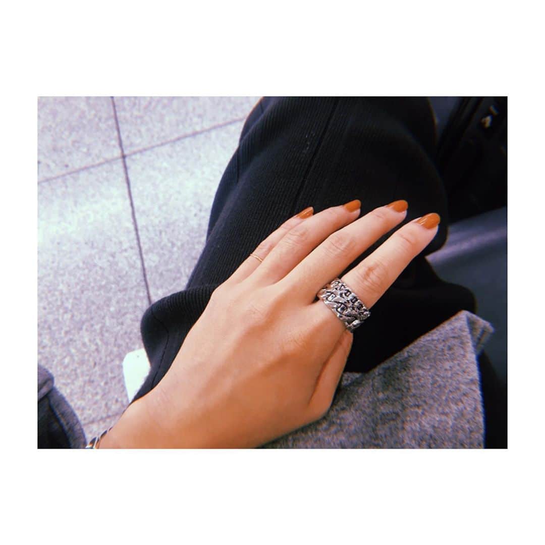 佐藤佳菜子さんのインスタグラム写真 - (佐藤佳菜子Instagram)「リングは @gren_jewelry_official   ネイルは @canmaketokyo のカラーが いい色で 早く乾いて、落ちにくい そして、安い。  完璧すぎて 何色も買ってしまった。」10月24日 12時38分 - kanakosato1019
