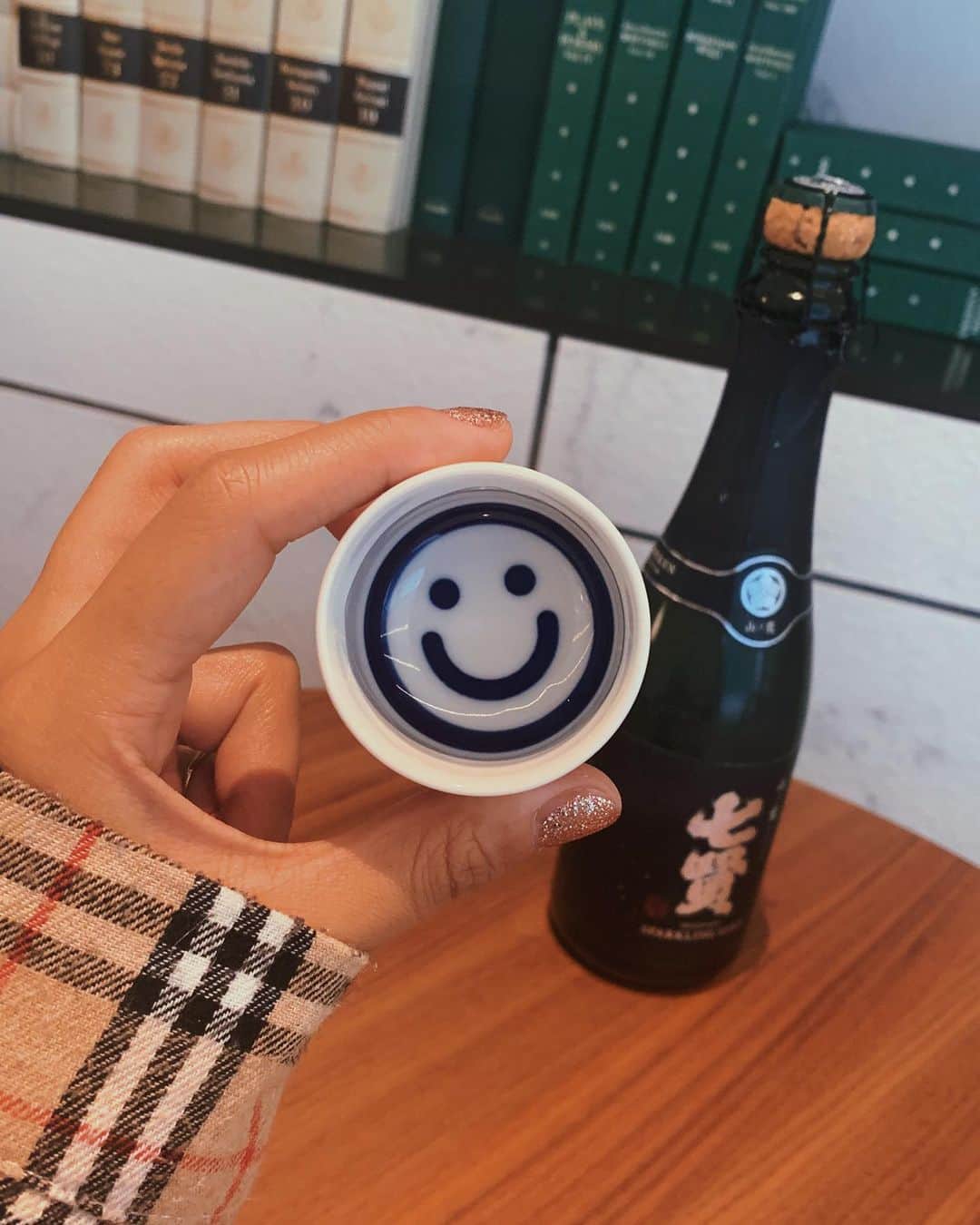 上野智子さんのインスタグラム写真 - (上野智子Instagram)「おうちで日本酒🍶💕 今日と明日25(日)でオンライン日本酒フェアを開催しているよ。"日本酒と健康"がテーマのセミナーが気になる。色々な角度で日本酒を楽しめそうです🍶 オンラインフェア見てみて〜♡  #オンライン日本酒フェア #pr」10月24日 12時38分 - tomokoueno