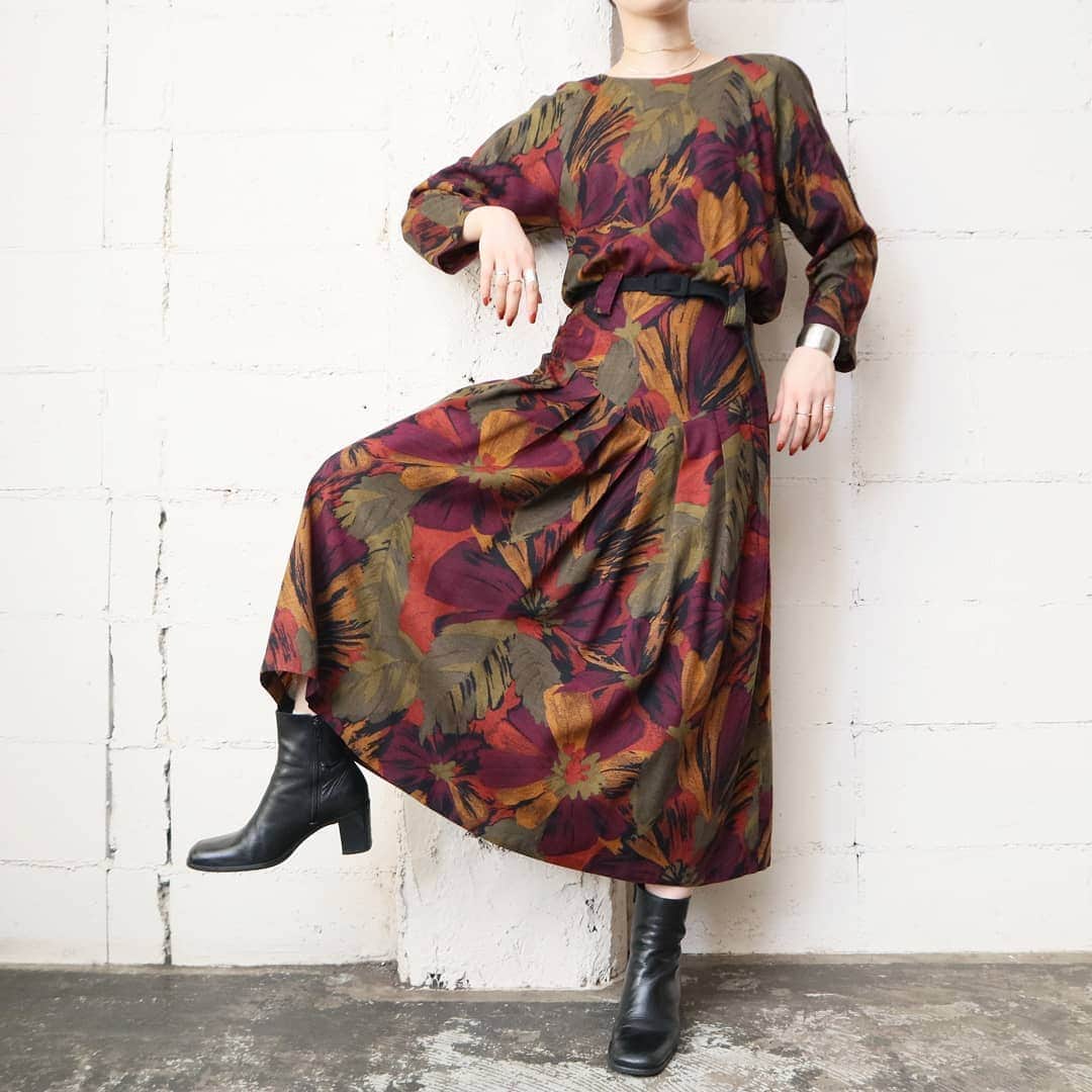 吉祥寺 古着屋 Orfeoさんのインスタグラム写真 - (吉祥寺 古着屋 OrfeoInstagram)「Leaf Pattern Dress  #orfeo #kichijoji #tokyo #vintage #used #fashion #coordinate #outfit  お問い合わせはインスタグラムのプロフィール掲載のメールアドレスにお願いいたします。コメント、DMでのお問い合わせは受け付けておりませんのでご了承ください。 ONLINE SHOPの商品も店頭にてご購入頂けます。気になる商品がございましたらスタッフにお声掛けください。  新型コロナウィルス感染拡大防止策を徹底した上で営業をしております。マスクの着用、入店時にアルコールでの消毒をお願いいたします。」10月24日 12時54分 - orfeokichijoji