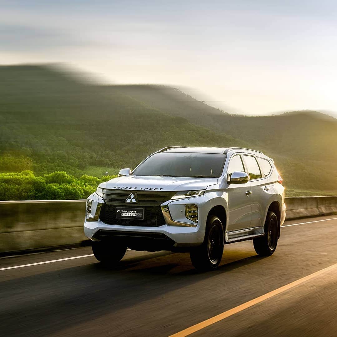 Mitsubishi Motors Thailandのインスタグラム：「ความสำเร็จขับเคลื่อนได้ด้วยตัวคุณ New Mitsubishi Pajero Sport Elite Edition โดดเด่นด้วยเทคโนโลยีเหนือระดับ Adaptive Cruise Control ที่สุดของยนตรกรรมแห่งผู้นำ  #MitsubishiMotorsThailand #MitsubishiMotors #NewPajeroSportEliteEdition #ความสำเร็จที่เป็นคุณ」