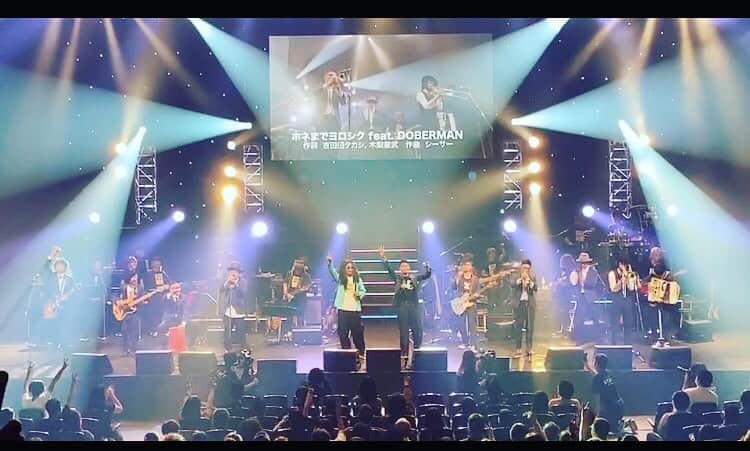 シーサーのインスタグラム：「・ ・ 木梨の音楽会に DOBERMANで参加させて頂いた 大阪&東京公演が GYAO！木梨の貝で観れます〜 またまた想い出迷子に。 改めてありがとうございます！ ピス！  #木梨の音楽会 #木梨の貝 #木梨憲武 さん #GYAO #DOBERMAN_ska」