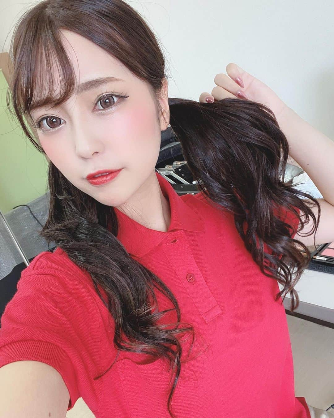 福井柑奈さんのインスタグラム写真 - (福井柑奈Instagram)「カートップCMのオフショットです💜 楽しい撮影やったなぁ〜🥰💕  ４枚目はカートップ小田社長と☺️👏 ありがとうございました（＾ω＾）✨  あとツインテールは久しぶりすぎた😂  #岡山 #カートップ #青江店  #cartop #車 #車売るなら #車買取 #高価買取 #車売却 #cm #cm出演中 #ありがとうございました #🚗 #❤️ #ツインテール #黒髪 #コメント大歓迎  #japan #instagood #swag #love #girl #japanesegirl #cars #carlifestyle #cm #followme #instagood #igers」10月24日 13時11分 - kanna_fukui