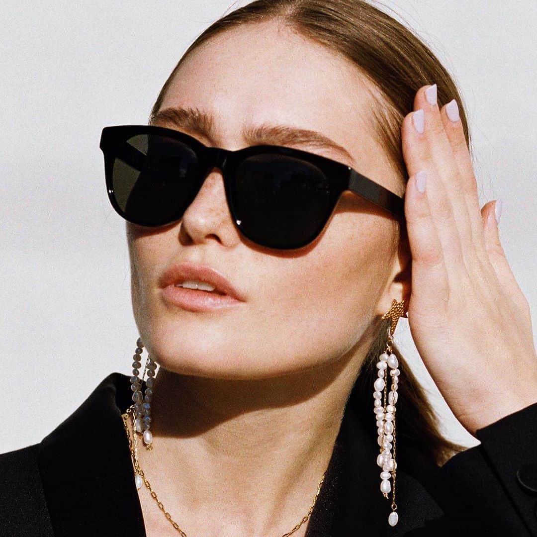 Meganさんのインスタグラム写真 - (MeganInstagram)「Zanzan RIZZI sunglasses 〰 handmade in Italy 🕶  . . . . #サングラス #선글라스 #lunettes #occhiali #sunglasses #eyewear #handmadeinitaly #slowfashion #buybetterbuyless #zanzaneyewear」10月24日 13時05分 - zanzan_domus