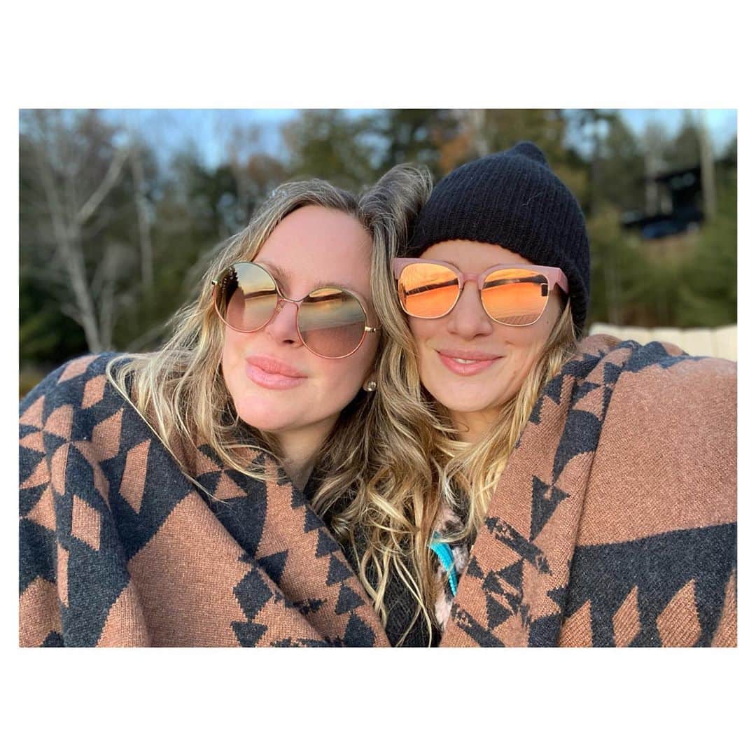シャンテル・ヴァンサンテンのインスタグラム：「Love ya eh’ ...missing my 🐦 and talking till the sunsets!!!」