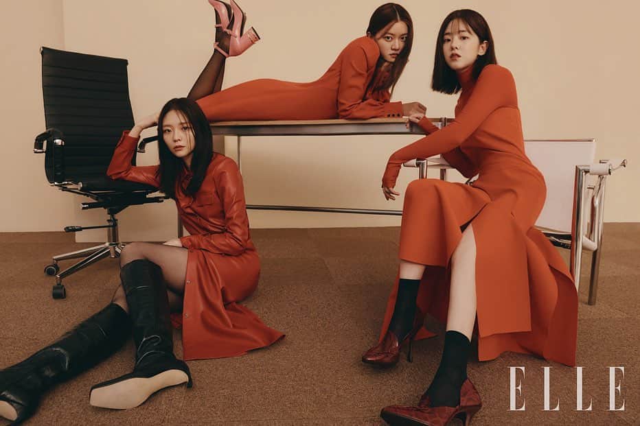 のインスタグラム：「@ellekorea 11월호 ❤️」