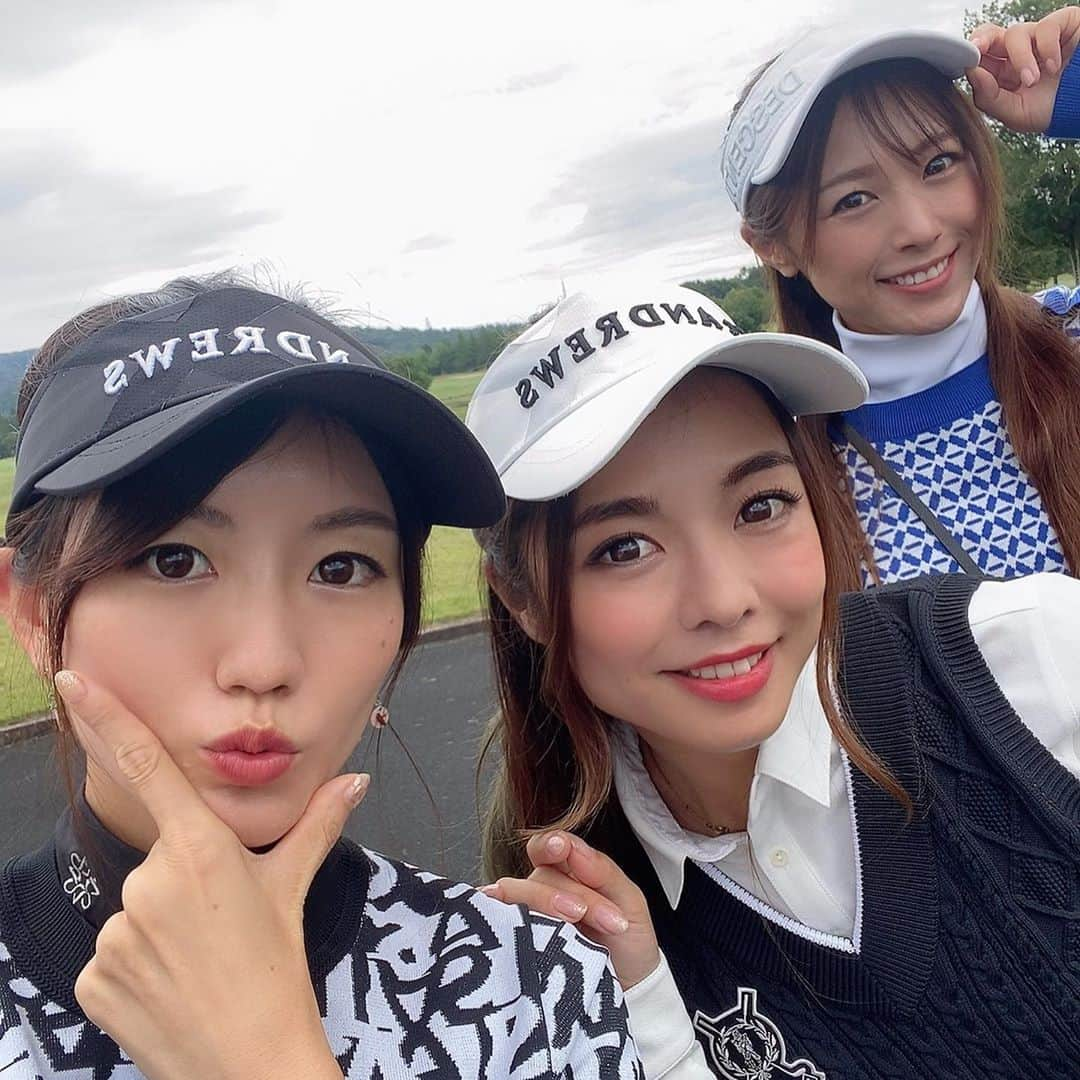 にゃんさんゴルフさんのインスタグラム写真 - (にゃんさんゴルフInstagram)「. こないだのバーディーズカップ⛳️ セゴビアゴルフクラブインチヨダ！👏  浮島のショートホールがあったり ながーーいバンカーあったりしたけど なんとハーフベストの40がでたよ🙆‍♀😂️👏　 奇跡のバーディが2つ取れたの！  ごはんも美味しかった♡ 朝食はフレンチトースト🥞 お昼は豆乳坦々麺🍜  ボールは @kascogolf のHALLOWEENバージョンだよ🎃❤️  #セゴビアゴルフクラブインチヨダ#セントアンドリュース#GTバーディーズ #ハーフベスト#ニーハイ#ニーハイコーデ#秋服ゴルフウェア#kiraboon#standrews #golf#golfgirl #ladiesgolf #golfhotties #golfbabes #golflife #golfstagram #lovegolf #golfer #ゴルフ #ゴルフ女子 #ゴルフ大好き#instagolf #スポーツ女子 #골프 #모델 #한국  #高尔夫球 #golfswing #vg_fashion」10月24日 13時42分 - miiiii0228