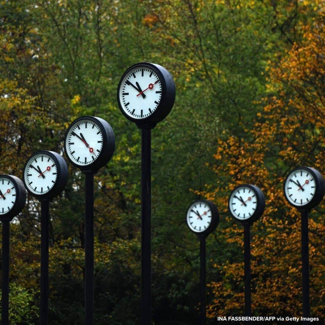 ABC Newsさんのインスタグラム写真 - (ABC NewsInstagram)「Clocks fill a field for the art installation ‘Zeitfeld’ (time field) by German artist Klaus Rinke in Dusseldorf, western Germany.」10月24日 14時07分 - abcnews