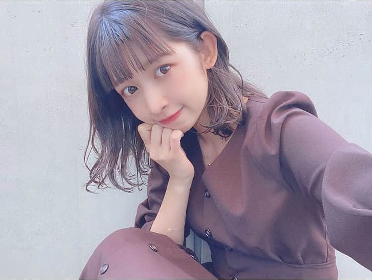 荒木沙織のインスタグラム：「前髪伸ばすの難しかったです」