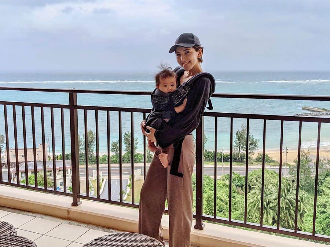 来夏のインスタグラム：「#🤱🏻 バルコニーからの眺め🏝💙幸  #沖縄 #okinawa #子連れ女子旅 #カフーリゾートフチャクコンドホテル #pixel5」