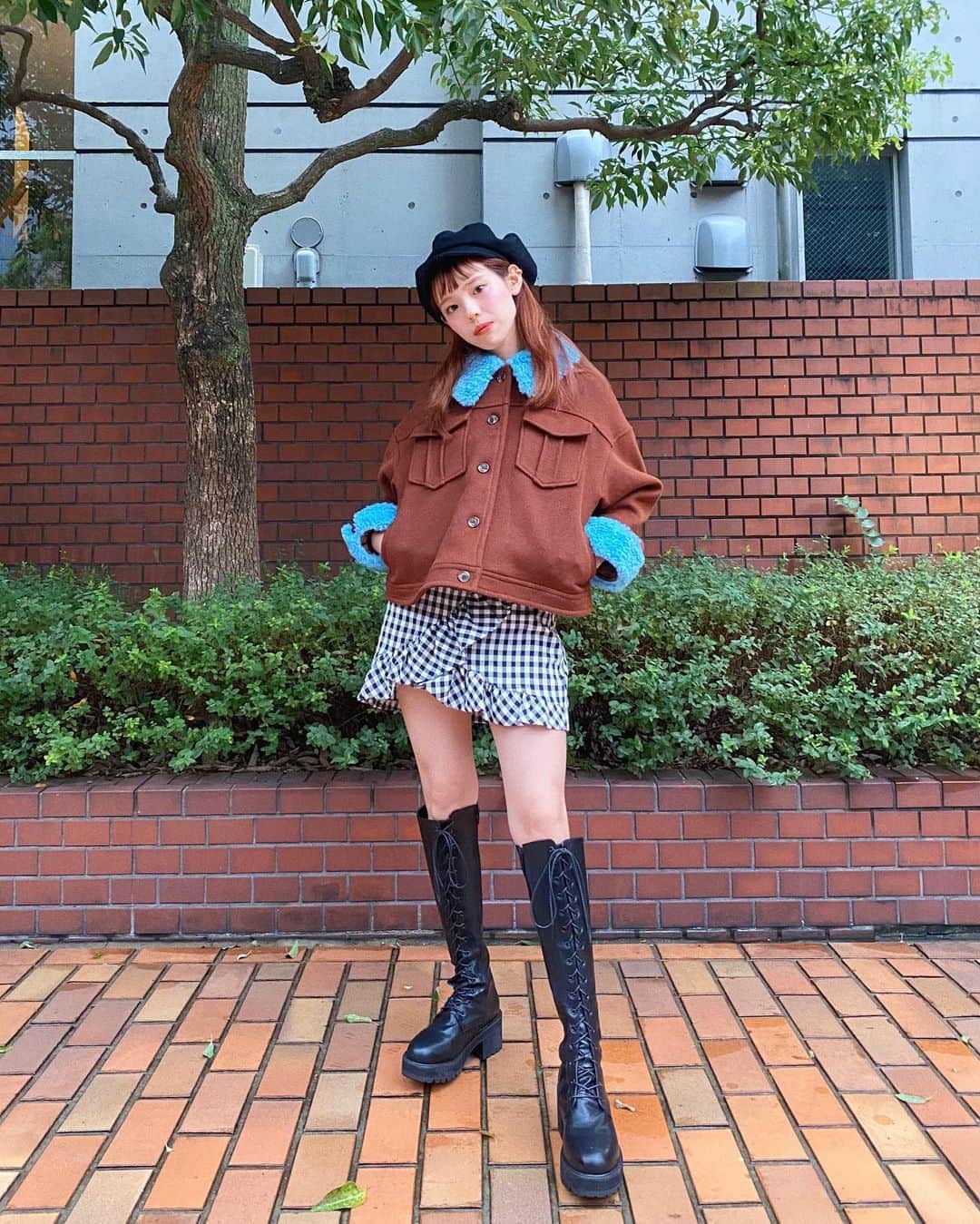 瀬戸あゆみさんのインスタグラム写真 - (瀬戸あゆみInstagram)「Curly Colorful Collar Jacket🤎 (わたしは3Cジャケットと呼んでいる)  形もかわいくて大のお気に入りだよ。アイテムストーリーも気に入っている🐩💙  #ayumi_outfit  #dearsisterhood」10月24日 14時50分 - setoayumi