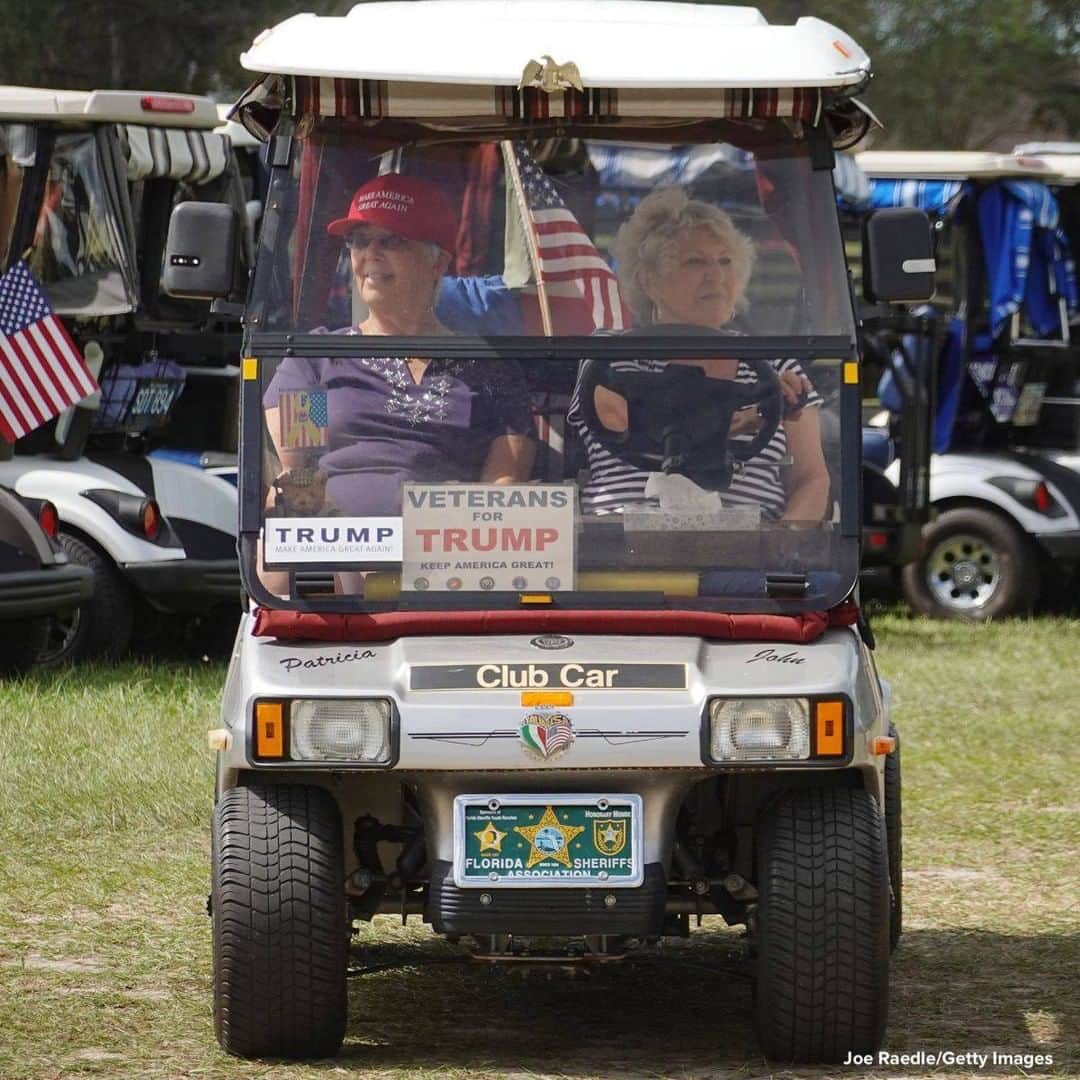 ABC Newsさんのインスタグラム写真 - (ABC NewsInstagram)「Supporters cheer and wave signs as voters arrive at the Sumter County Elections office to drop off their ballots after taking part in a parade of over 300 golf carts supporting Democratic presidential candidate former Vice Pres. Joe Biden. Elsewhere, people arrive on golf carts to listen as Pres. Trump speaks during his campaign event at The Villages Polo Club, Florida.」10月24日 15時07分 - abcnews