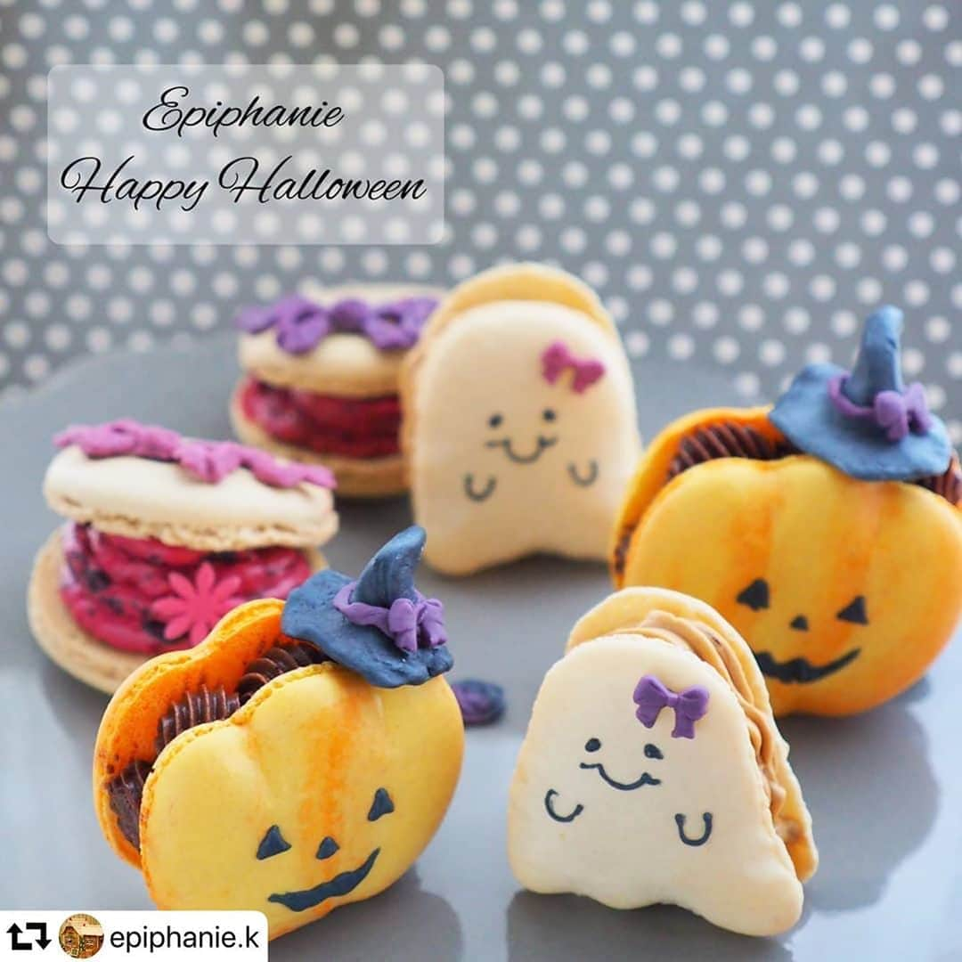 クスパさんのインスタグラム写真 - (クスパInstagram)「#repost @epiphanie.k ・・・ ハロウィン🎃レッスン &販売受付 まだ間に合います！ （随時更新します）  🎃トゥンカロン 10/26(月)10時 🈵 10/27(火)10時 残2、14時30分  残1 10/28(水)10時 🈵  🎃江別コミセンにて ハロウィン ロールケーキ （ヘルシーなシンプルバージョン） 10/30(金)10時 →🈵  ※こちらはコミセン主宰です。 お申し込みは直接コミセンへ  🎃ハロウィンのロールケーキ（ グランプリ受賞バージョン） 10月31日(土)10時  残1  @cookingschoolpark からご予約可能です  ハロウィンのトゥンカロン販売もご予約受付中。詳しくはお問い合わせください😌  ケーキ、トゥンカロン共に販売の予約は10月28日締め切りです。 現定数（10セット）に達しましたら締め切らせていただきます。  #トゥンカロン #トゥンカロンレッスン #ハロウィンスイーツ #ハロウィンレッスン #韓国マカロン #マカロン #マカロン教室札幌 #マカロン教室江別 #マカロンレッスン #マカロンアート認定講師  #江別市お菓子教室エピファニー #江別 #江別スイーツ  #クスパ #クスパ公認インスタアンバサダー #クスパハロウィン2020 #パティシエカメラ部 #wp_deli_japan」10月24日 15時09分 - cookingschoolpark