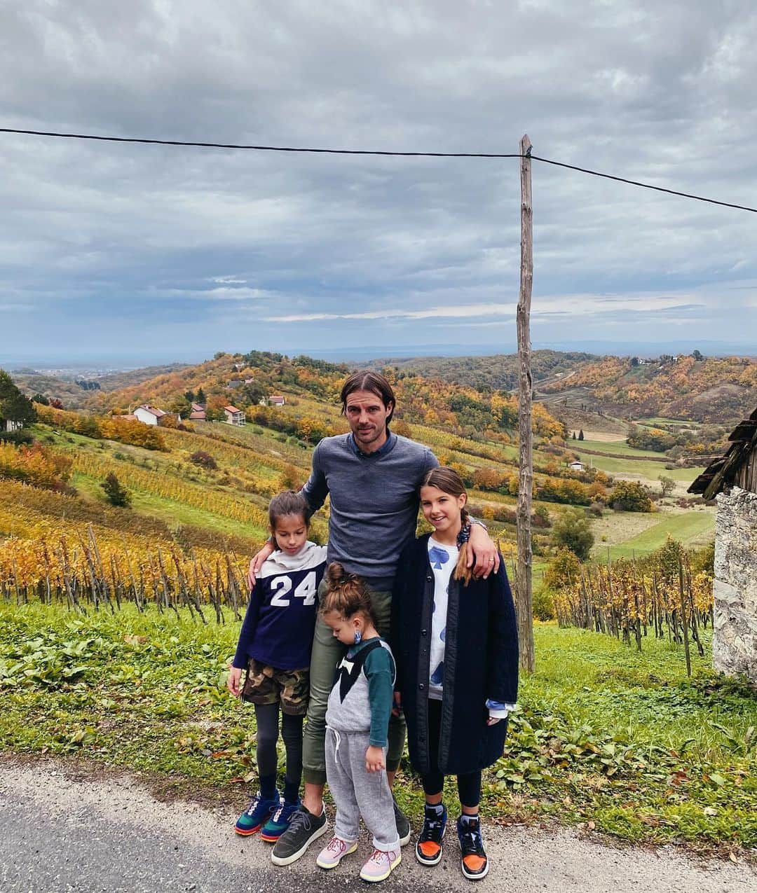 リュプカ・ゴイッチのインスタグラム：「🍁🍂🤎」