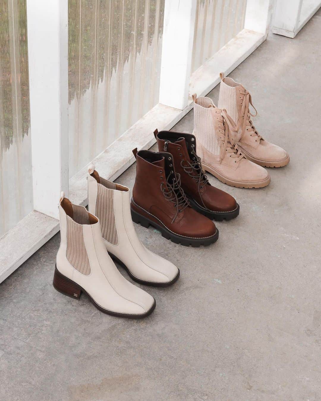 サムエデルマンのインスタグラム：「Weekend line-up: DASHA, GARRET, and LYDELL Tap to shop the trio  #SamEdelman #Fall2020」