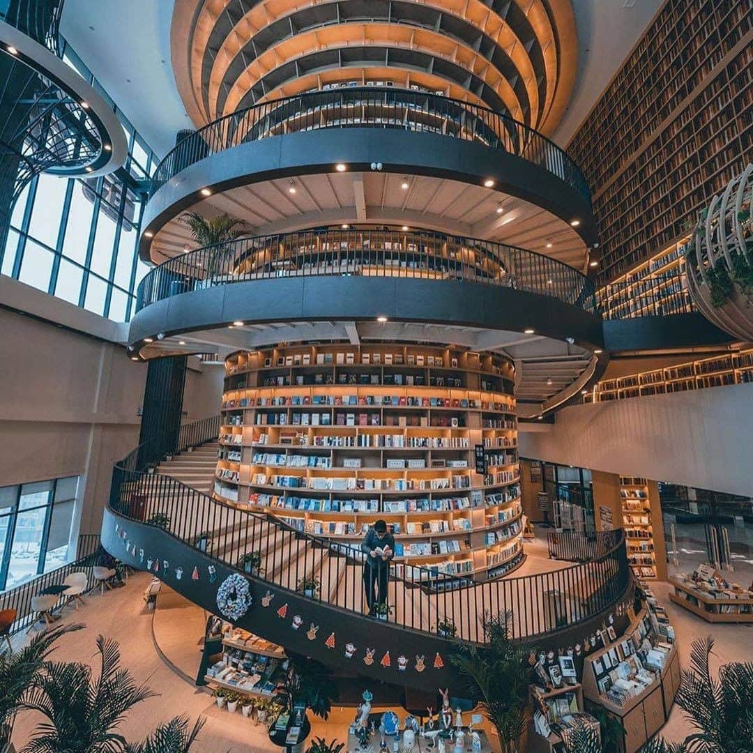 Architecture - Housesさんのインスタグラム写真 - (Architecture - HousesInstagram)「⁣ Awesome libraries #architecture. 📚⁣ 1,2,3,4, which one is your favorite?⁣ Leave your comment below!💙⁣ ___⁣ ⁣ 1)📍Tianjin Binhai Library, by Tianjin Urban Planning and Design Institute,Tianjin, #China.⁣ 2)📍Zhongshuge Bookstore, @xlivingart, Dujiangyan City, Sichuan, China.⁣ 3)📍Juristische Bibliothek, Georg von Hauberrisser, München, #Germany.⁣ 4)📍M.I. Bookstore in Ha⁣rbin, China⁣⁠, 📸:@st_ella ⁣⁠⁣ #archidesignhome⁣  ___ #library #libraryarchitecture #archilovers #libreria #bookstore #arquitectura #archilover #amazinarchitecture #architecturephoto #modernarchitecture  ⁣」10月25日 0時40分 - _archidesignhome_
