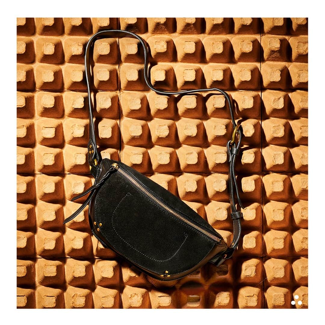 ジェロームドレイフュスのインスタグラム：「A modern take on a classic: Lino banane noir . . Art Direction @carolinnerennequin Photo @pierr_antoine #jeromedreyfuss #linobanane #jeromedreyfusslinobanane  #rootsdeluxe #aw20」