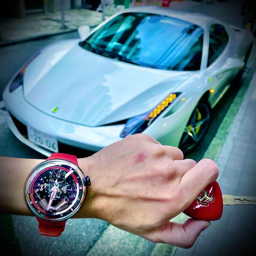 小林大祐のインスタグラム：「- - - Ferrari ✖️ HYT H20  　　　Black and white  　　　　　✖️Black and Red - - Favorite It.😁 - - 的なやつね、😉 - - - #世界限定10本 #定価1502万円 #ferrari488  #ferrarimotorsport #ferrarif1 #ferrariclub #ferrarienzo #ferrarilife #ferrari458 #ferrarif12 #ferrarifriday #ferrarilove #ferrari_world #ferrariworld #ferrari #supercarclub #supercarsunday #supercardaily  #supercarspec  #supercars #supercarsofinstagram #supercarlifestyle #supercarspotting #supercarage  #supercarros  #supercarlovers #supercar_lifestyle #supercarsdaily #supercarspotter  #supercar」