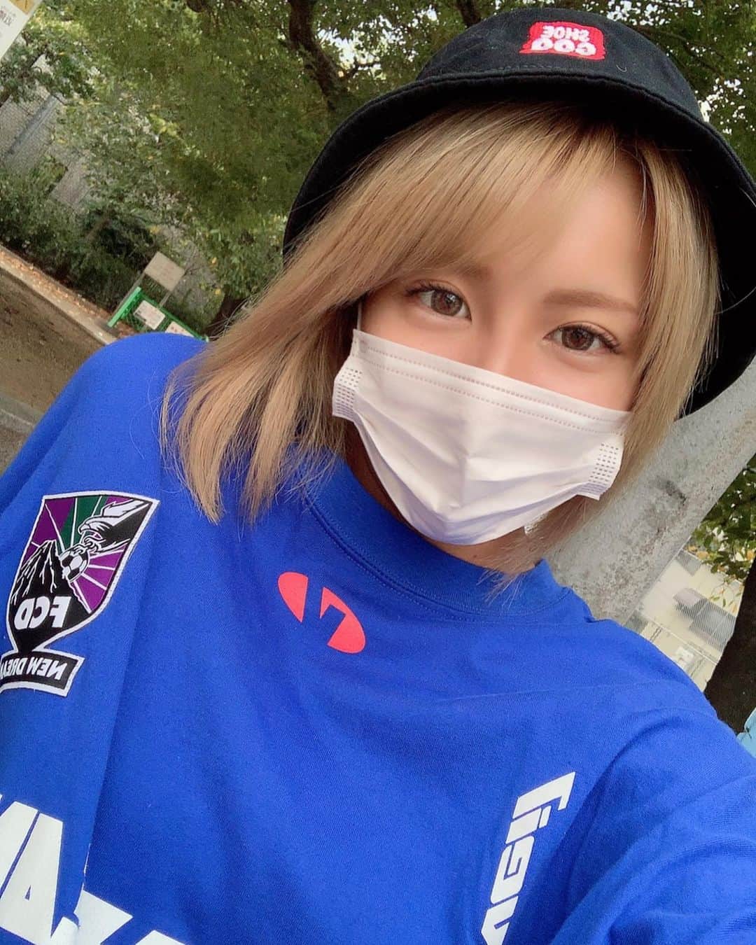 篠崎ゆうきのインスタグラム：「★  最近全然更新してなくて すみません😂🙏🏻💦  インスタ乗っ取られて 6万フォロワー様失って 1年でそこまで頑張ったのに 一瞬で消えて ほんとやる気なくして それでも もう一度頑張ろうってなって その日から毎日21時に更新 頑張ってきたけど なんか疲れてしまったので 少し休憩してました😔  立ち止まってみることも 大事だもんね  また頑張っていきますので よろしくお願いします🙇‍♂️💜  #篠崎ゆうき」