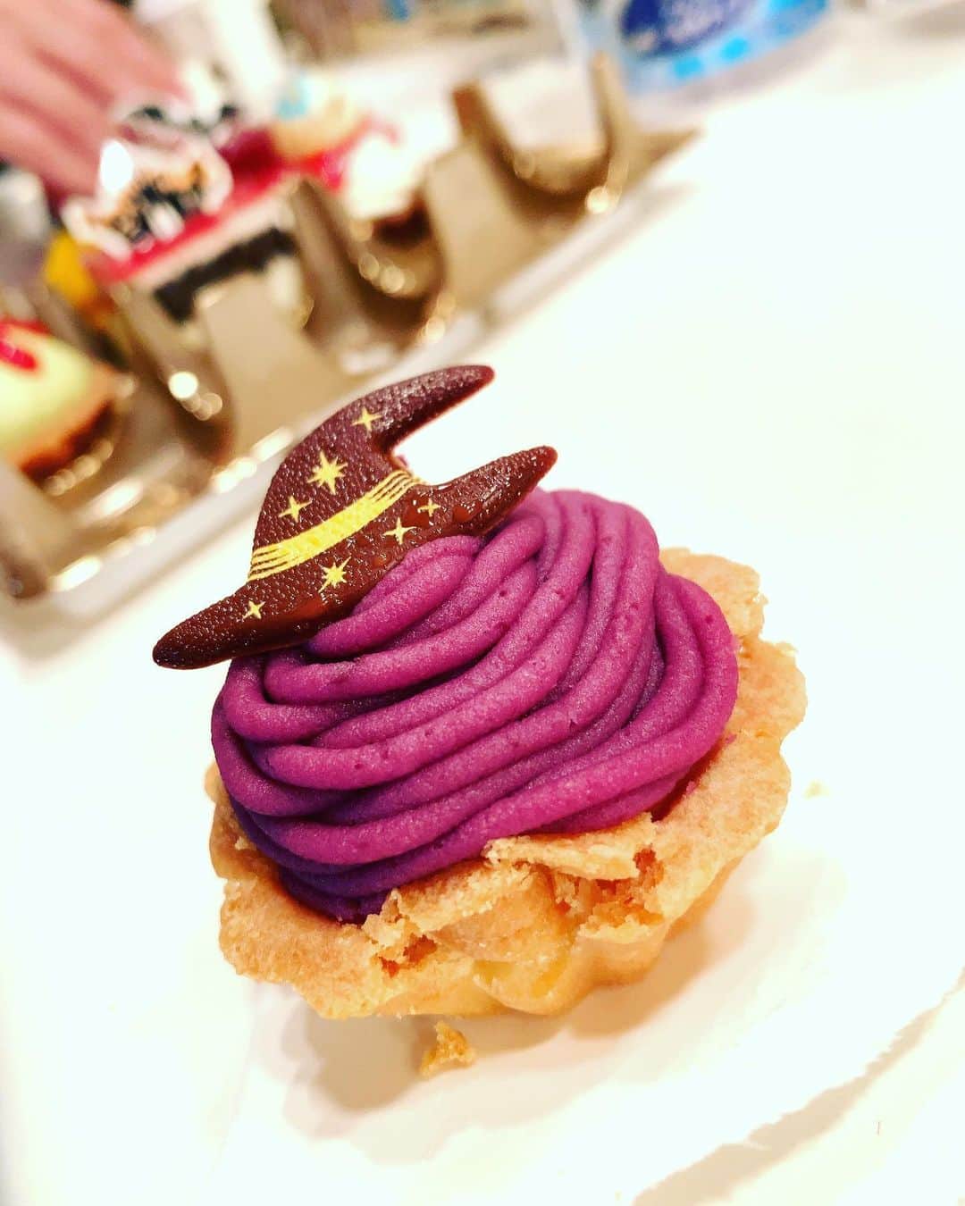 鶴久政治のインスタグラム：「1時間後に配信ライブ始まります。」