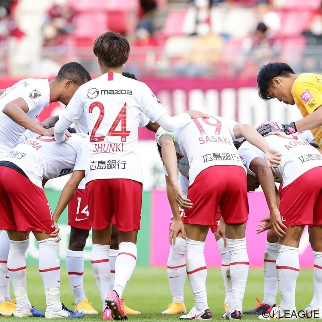 サンフレッチェ広島さんのインスタグラム写真 - (サンフレッチェ広島Instagram)「. ⚽️明治安田生命J1リーグ第24節　試合結果⚽️ 鹿島アントラーズ　1-0　サンフレッチェ広島 前半：0-0 後半：1-0  多くのチャンスを築きながらも、あと一歩のところでゴールを割ることができず。 惜しくも勝点をつかむことができなかった。  #城福浩 監督 #エゼキエウ 選手 #青山敏弘 選手 #荒木隼人 選手 #東俊希 選手 #川辺駿 選手 #林卓人 選手 #sanfrecce #積攻」10月24日 17時30分 - sanfrecce.official