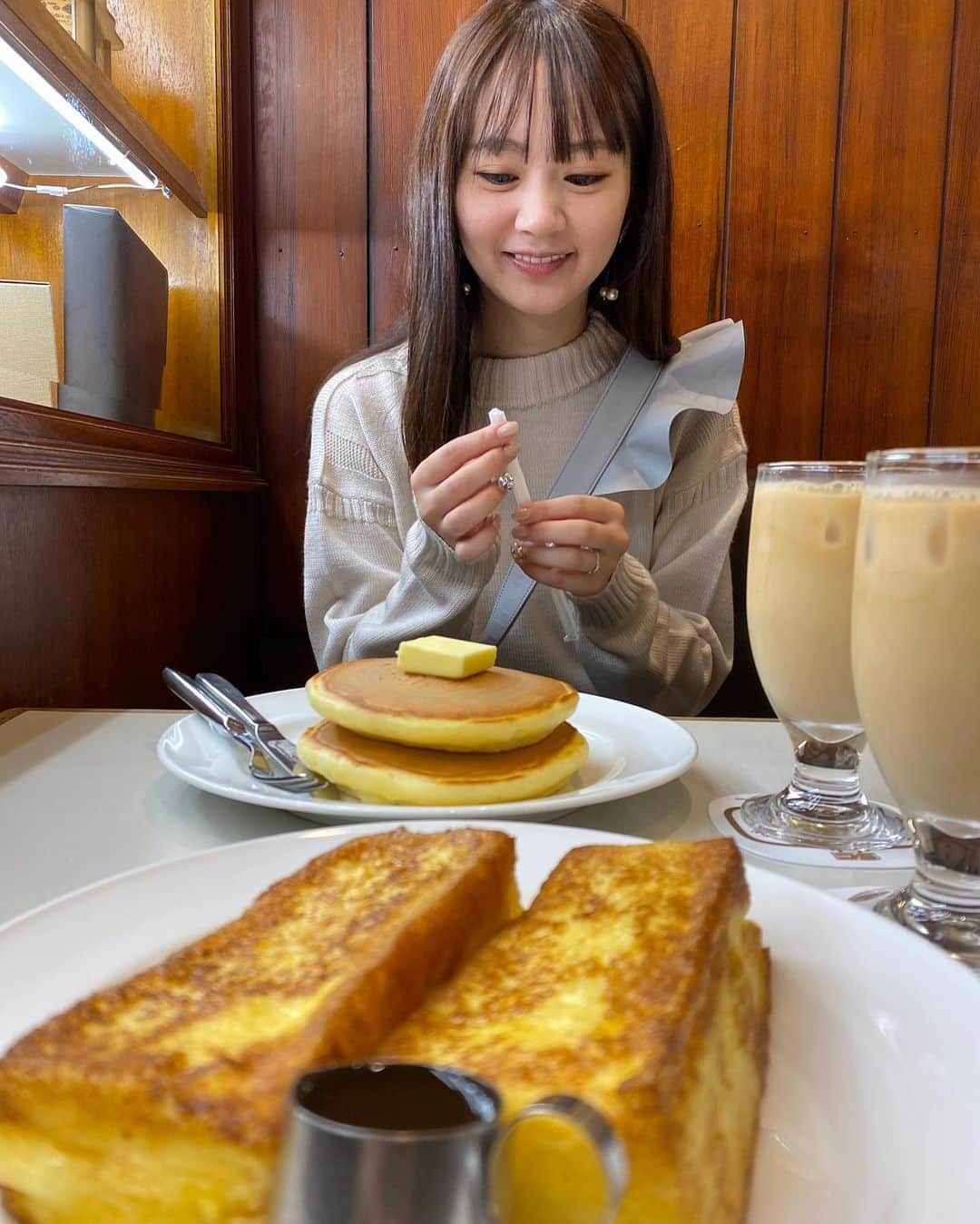 浜田翔子さんのインスタグラム写真 - (浜田翔子Instagram)「京都食べたもの  カブさん　 お友達 ひとみさんに💕@hitomi_eto_0423  🥰🥞 教えていただいた スマートコーヒーのフレンチトーストが美味しいて事で行きました🥰  今回ひとみさんに教えてもらったとこどこも素敵で美味しかったぁ😍 　 おおきに〜😍」10月24日 17時42分 - shoko_hamada