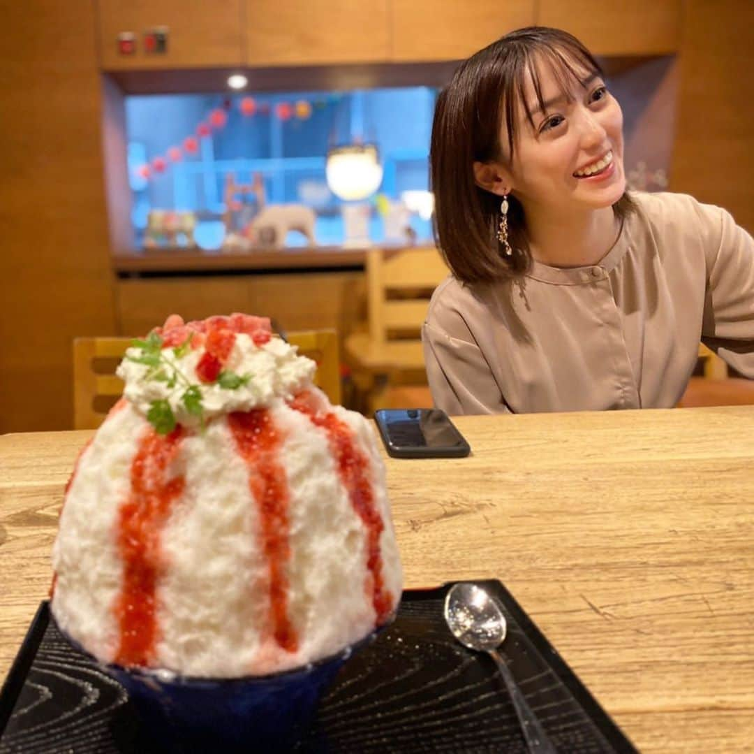 奥仲麻琴さんのインスタグラム写真 - (奥仲麻琴Instagram)「氷越し🍧🧊 #和キッチンかんな #かきごおりすと」10月24日 17時44分 - okunaka_makoto