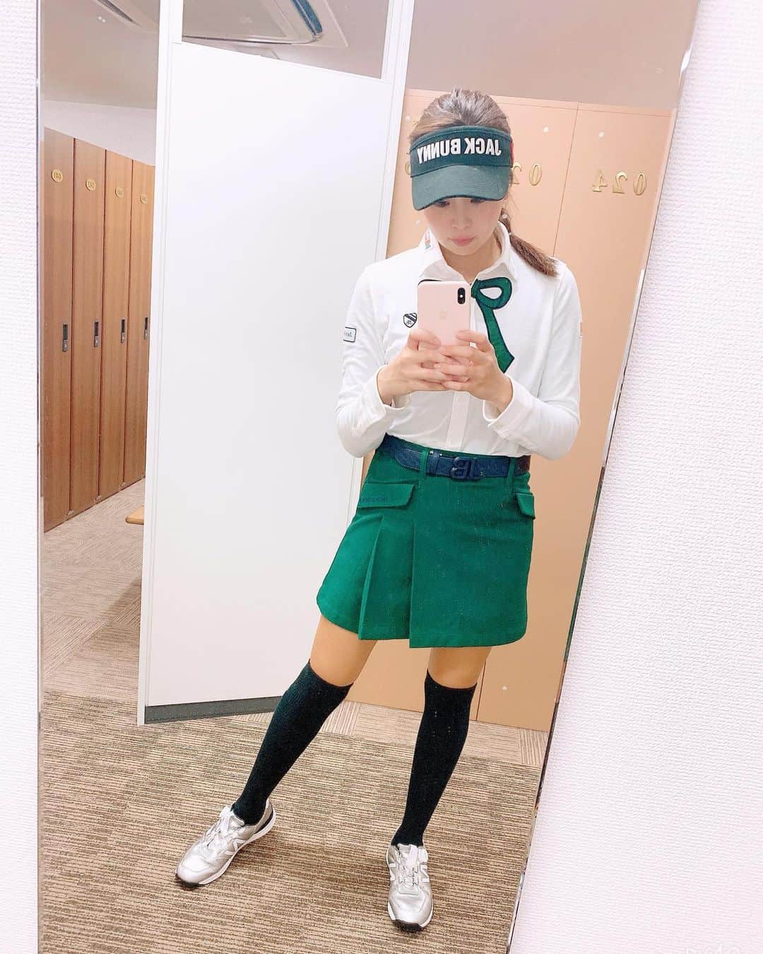 中山綾香さんのインスタグラム写真 - (中山綾香Instagram)「秋ファッションは可愛い🎀💚 . 👗: @jackbunny_official 💕 .  #golf #golfstagram #golfswing #golflife #golfgirl #golfwear #jackbunny #no1grip #ayproject #newbalance #ゴルフ #ゴルフ女子 #ゴルフスイング #ゴルフウェア #ゴルフウェア #ゴルフコーデ #ゴルフスイング動画 #ゴルフ好き #ジャックバニー #ニューバランス」10月24日 17時45分 - ayaka.nakayama.japan