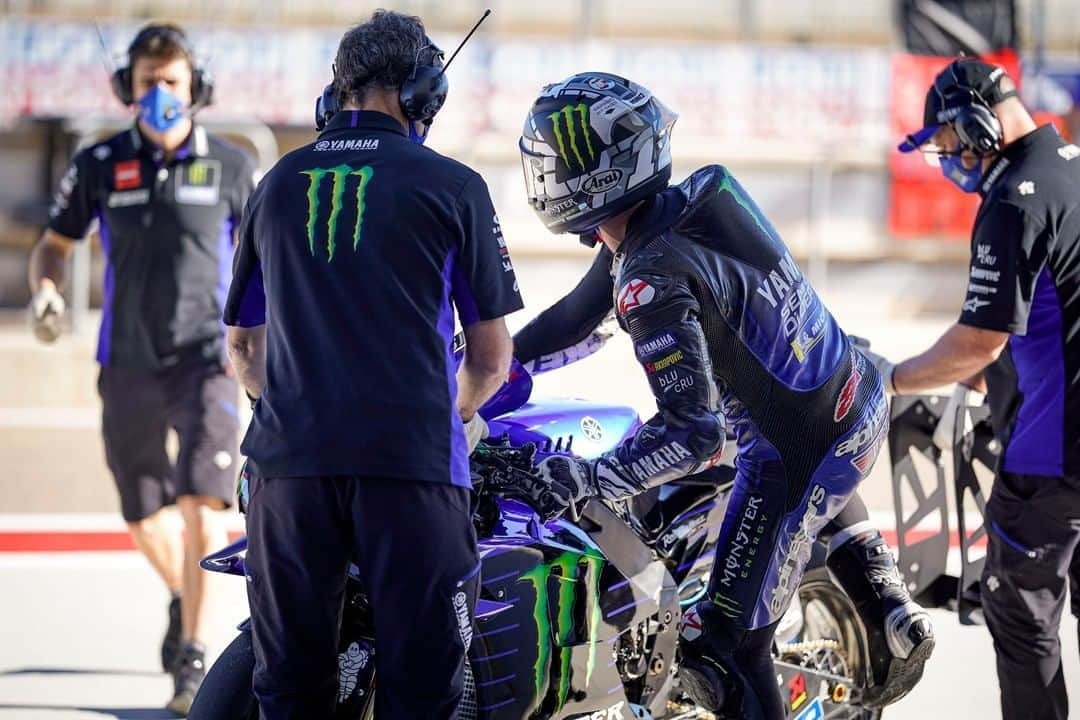 YamahaMotoGPさんのインスタグラム写真 - (YamahaMotoGPInstagram)「Up and at 'em! ☀️   It's time for FP3 💪  #MonsterYamaha  #MotoGP  #AlcanizGP」10月24日 17時56分 - yamahamotogp