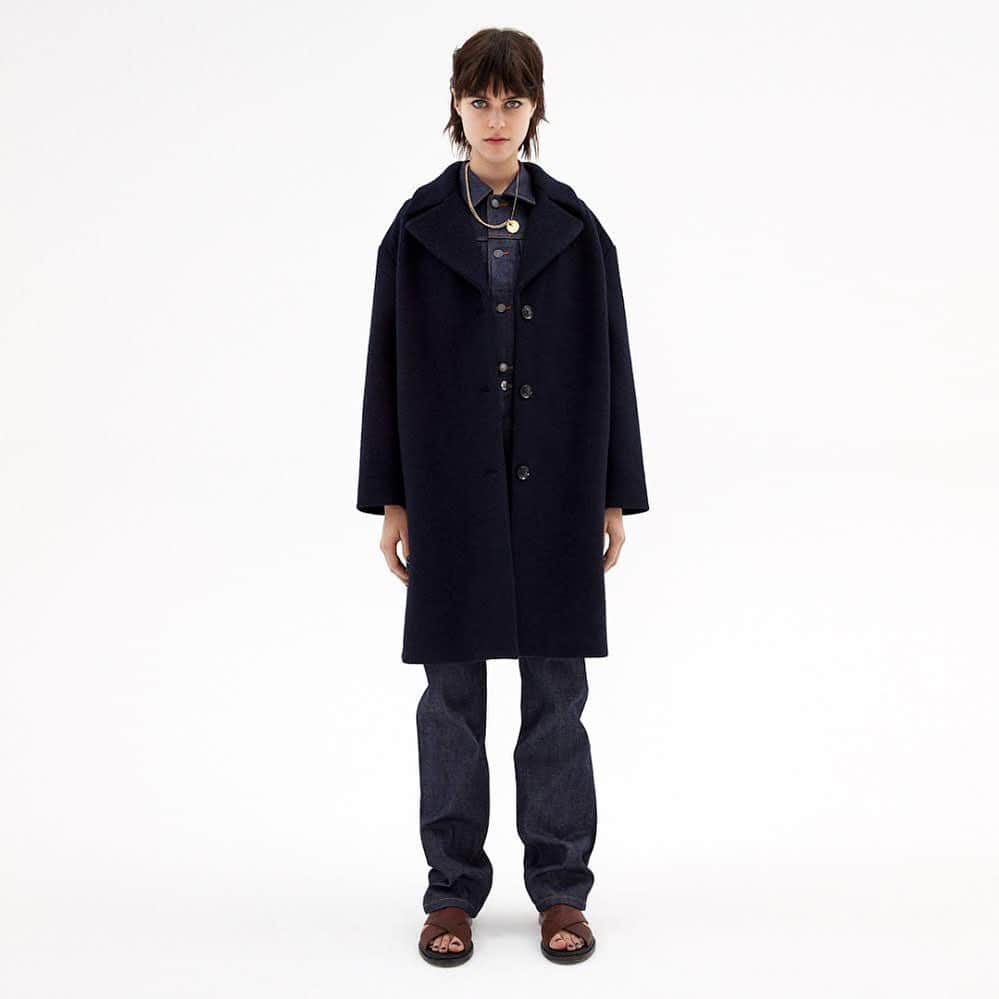 アーペーセーのインスタグラム：「A.P.C. F/W 2020⠀ ⠀ @ilona_desmet is wearing the Ninh coat in navy blue, the Brandy jacket, the New standard in indigo. As an accessory, the Louison necklace available in silver.⠀ ⠀ Available in stores and at apc.fr⠀ ⠀ #APC #APCDenim #APCFW20」