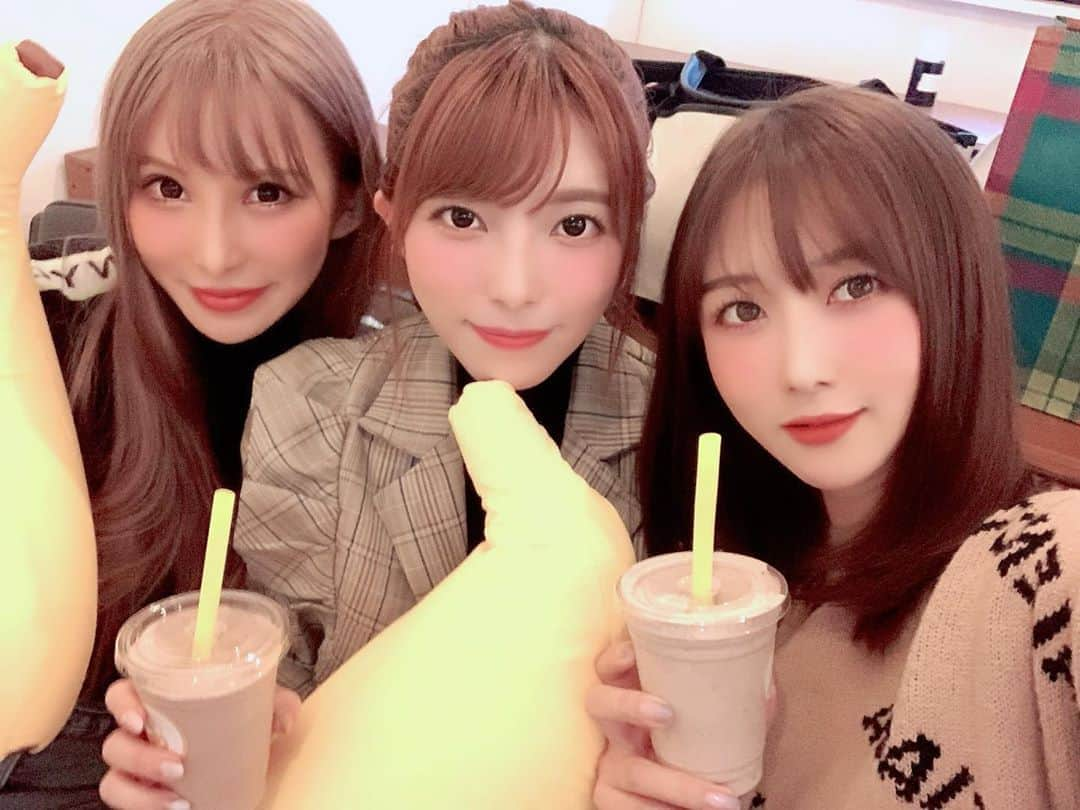 大槻ひびきさんのインスタグラム写真 - (大槻ひびきInstagram)「渋谷にある、 バナナジュース専門店 【バナーる】(@bana___ru) に行ってきたよ⭐️ バナナ大好きだから とっても幸せでした🥺🌸 トッピングも選べる！ バナナ＋牛乳＋カカオにしました⭐️ 体にもイイしおいしい🍌 #banana  #bananajuice  #yummy #渋谷 #バナナ #バナナジュース」10月24日 18時07分 - yanhibi0221