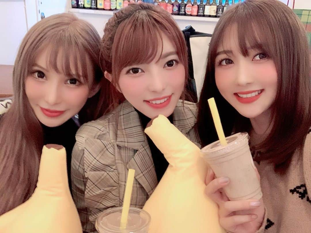 大槻ひびきさんのインスタグラム写真 - (大槻ひびきInstagram)「渋谷にある、 バナナジュース専門店 【バナーる】(@bana___ru) に行ってきたよ⭐️ バナナ大好きだから とっても幸せでした🥺🌸 トッピングも選べる！ バナナ＋牛乳＋カカオにしました⭐️ 体にもイイしおいしい🍌 #banana  #bananajuice  #yummy #渋谷 #バナナ #バナナジュース」10月24日 18時07分 - yanhibi0221