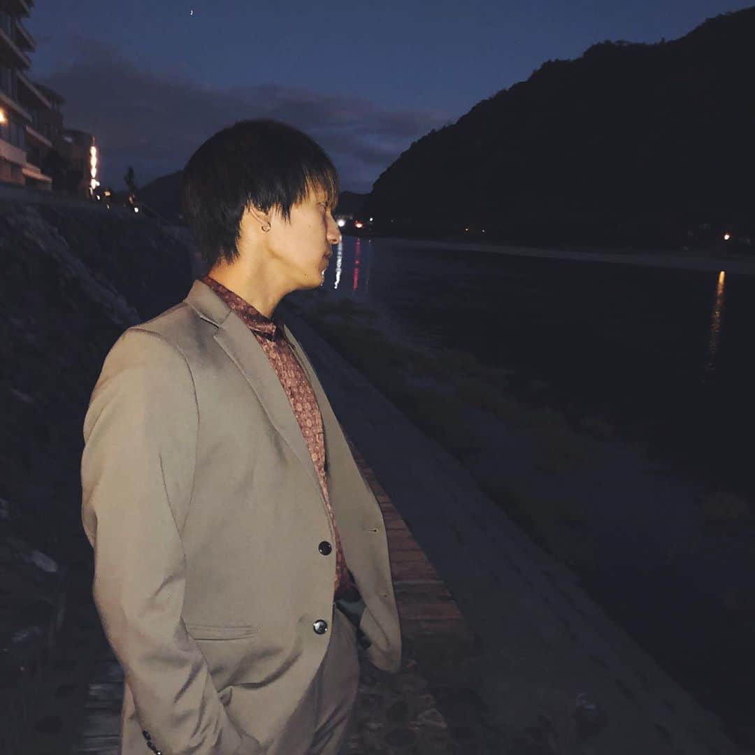 阿部周平さんのインスタグラム写真 - (阿部周平Instagram)「GUのセットアップ着てみた👐🏻 #セットアップ #GU  #古着」10月24日 18時12分 - syuhei_abe1022