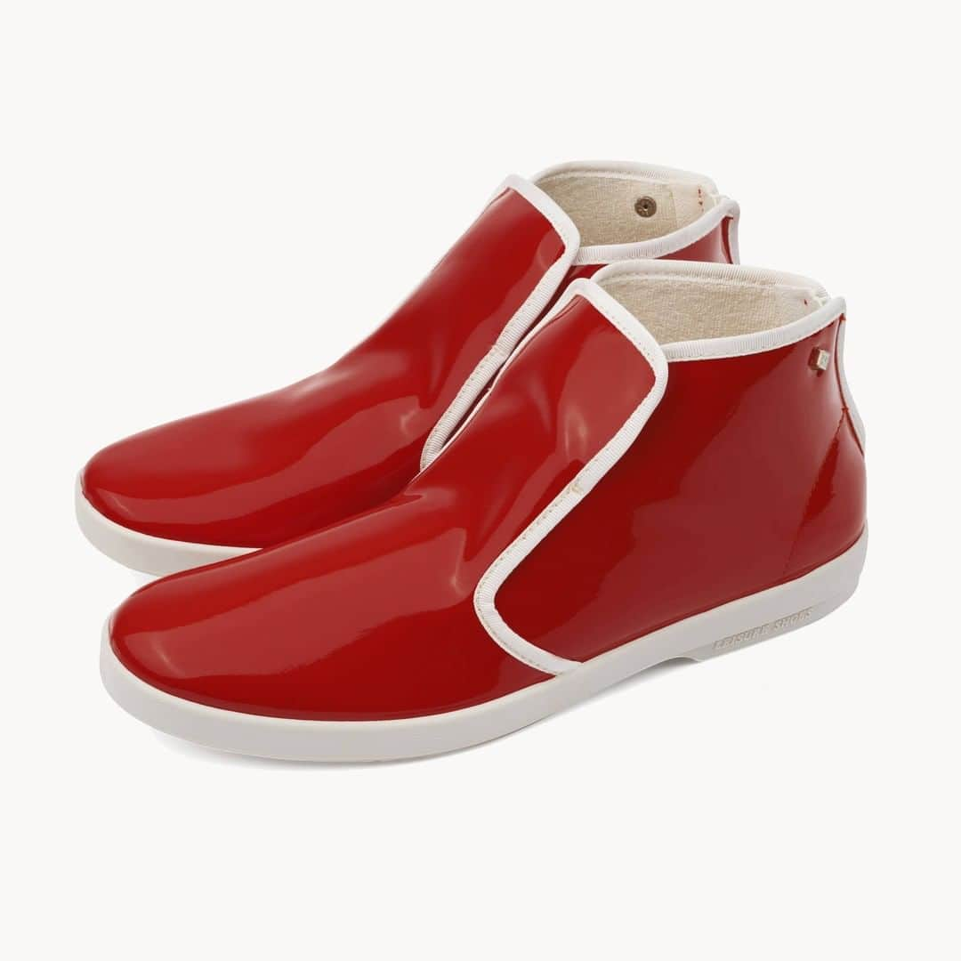 リビエラさんのインスタグラム写真 - (リビエラInstagram)「is Vinyl Kids, modèle en vinyl rouge is Vinyl Kids, red vinyl style  #rivieras #rivierasis #rivierasshoes #rivierasvinyl #rivieraskids」10月24日 18時31分 - rivieras